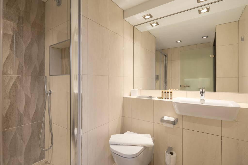 Roomzzz Manchester Victoria Luaran gambar